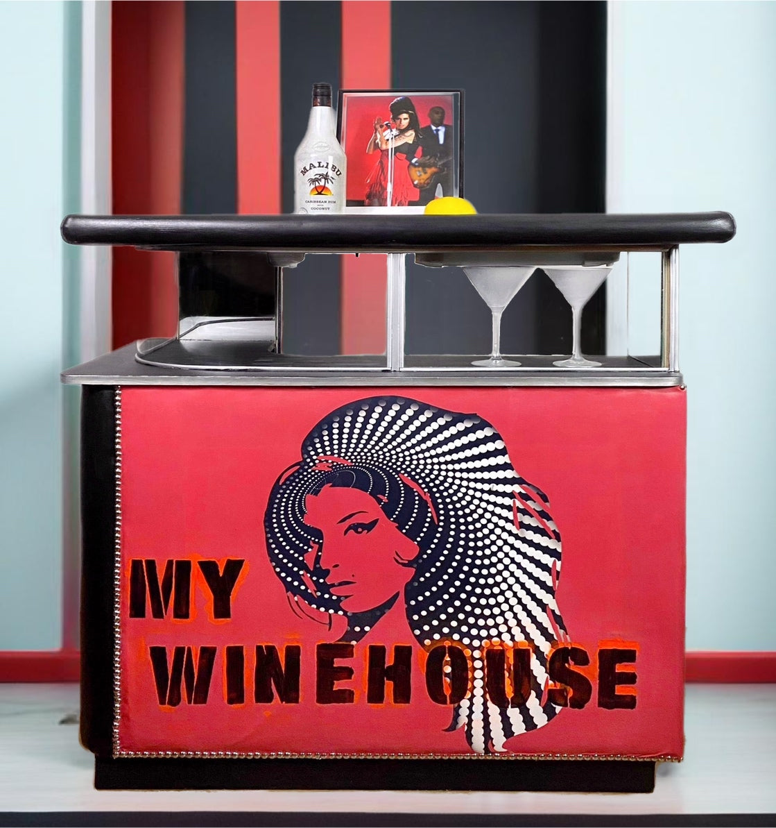 Amy Winehouse bar