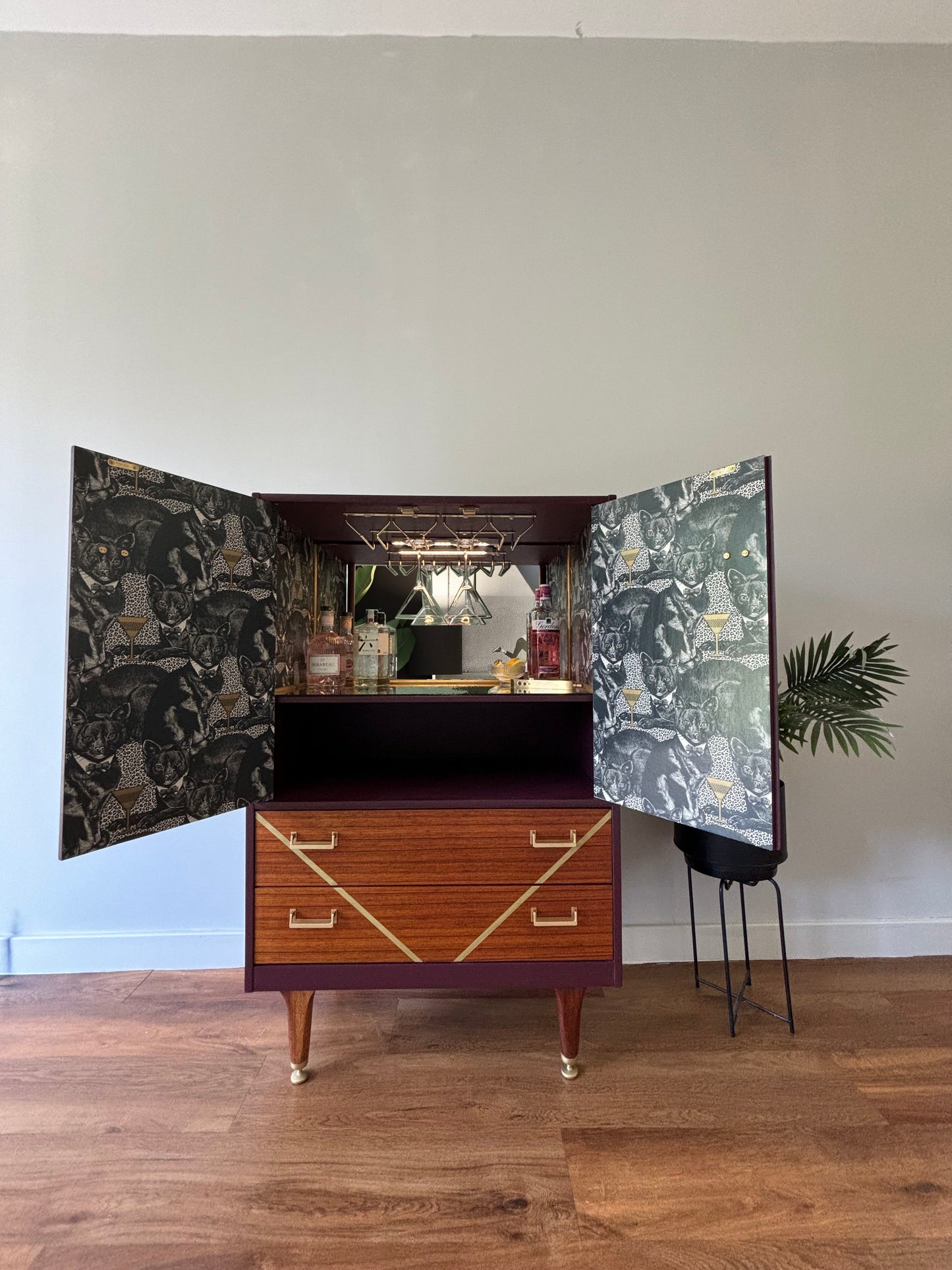 GPlan Eye Catching Drinks Cabinet