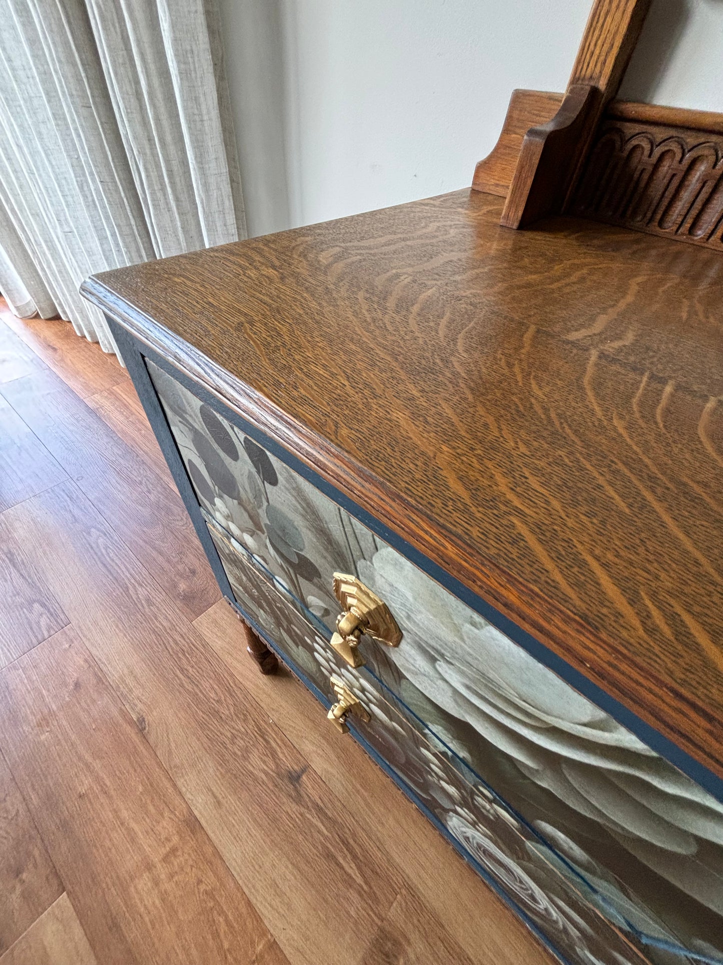 Beautiful Edwardian Oak Dressing table
