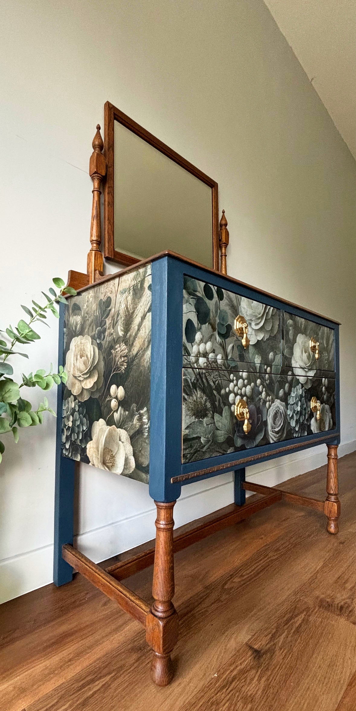 Beautiful Edwardian Oak Dressing table