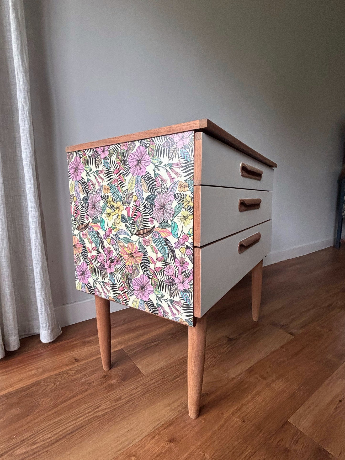 Handpainted Light Chest of Drawers with a beautiful composition of flowers