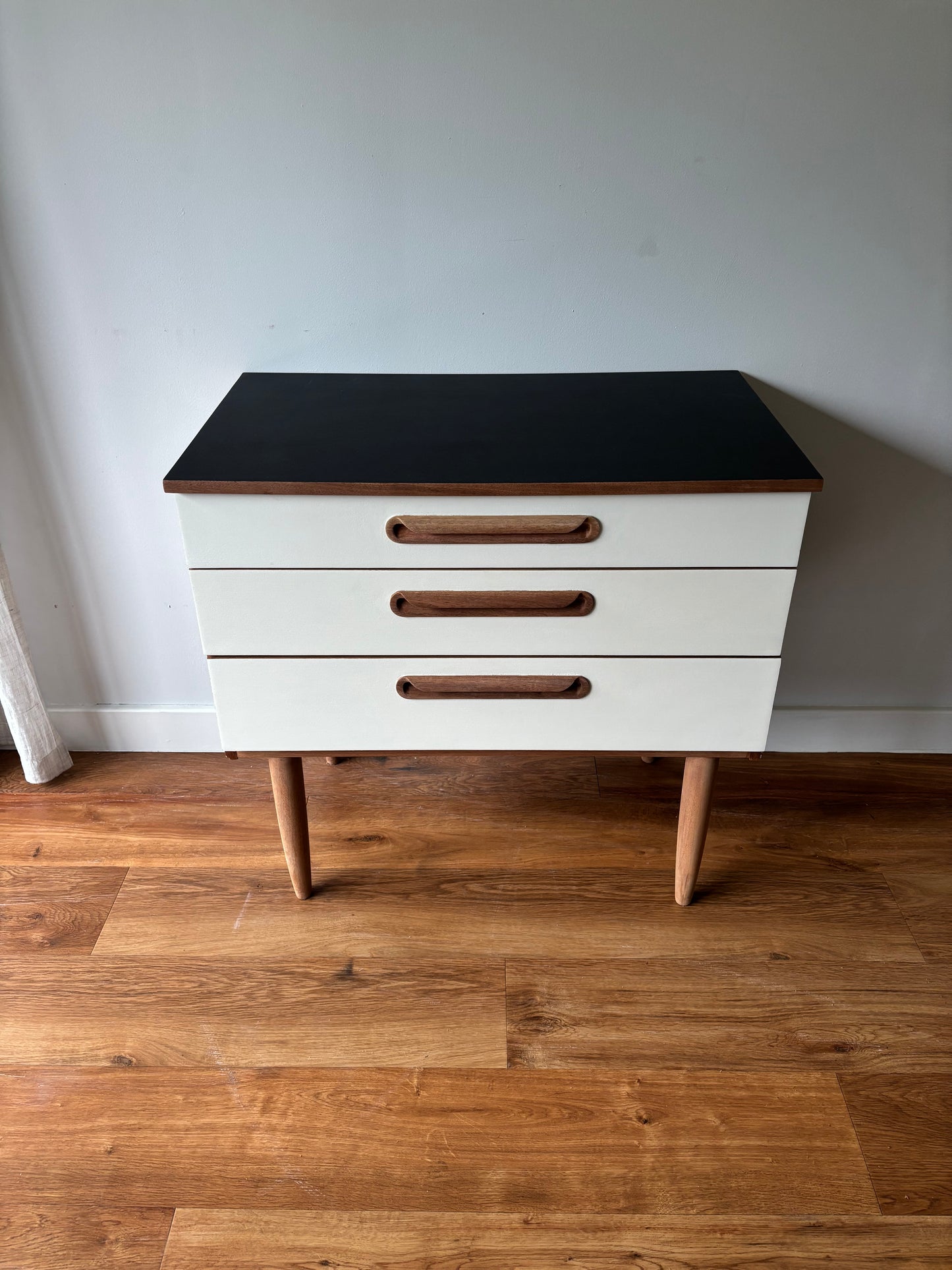Handpainted Light Chest of Drawers with a beautiful composition of flowers