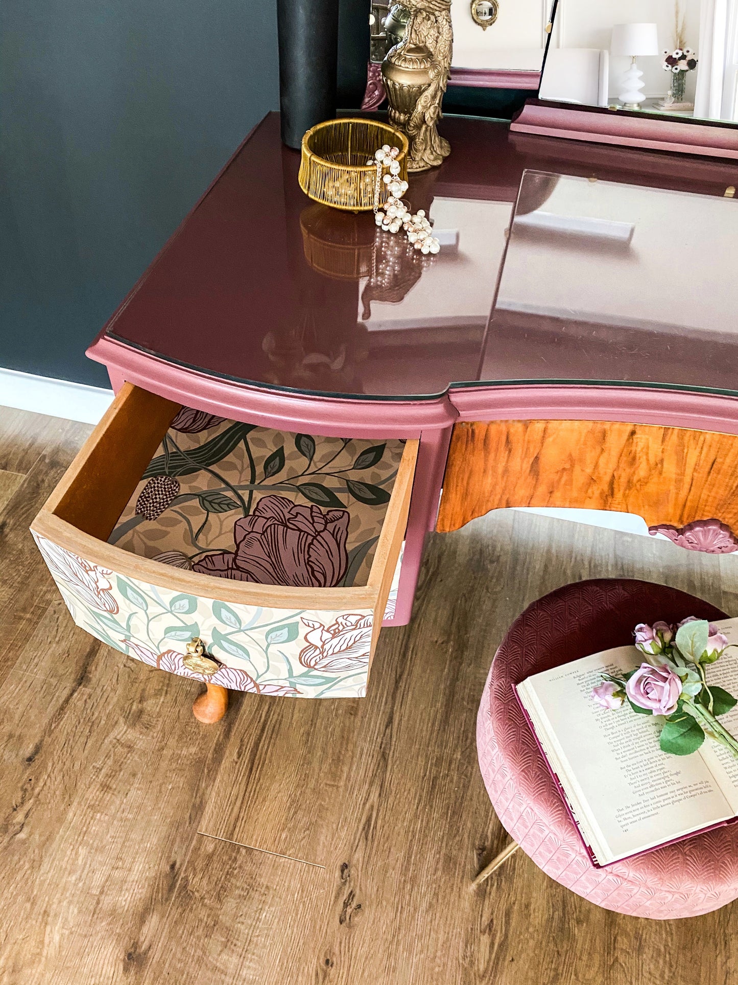 Queen Anne Dressing Table