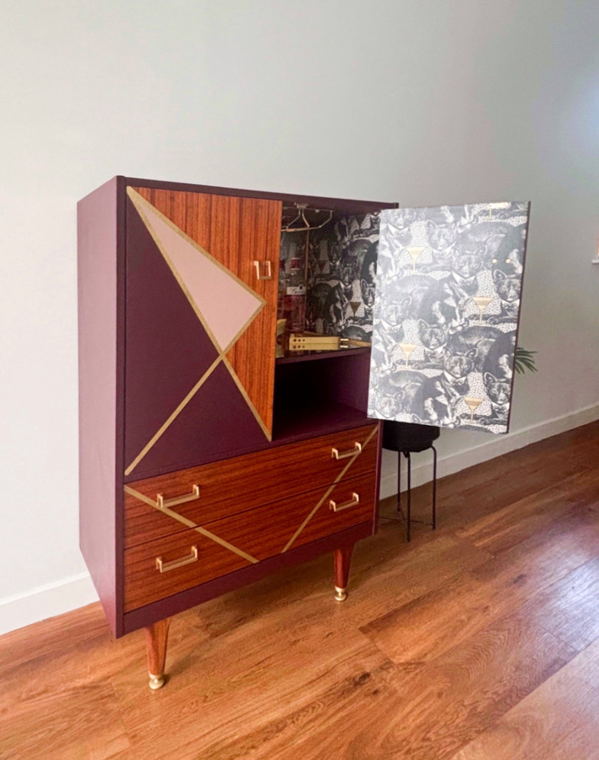 GPlan Eye Catching Drinks Cabinet