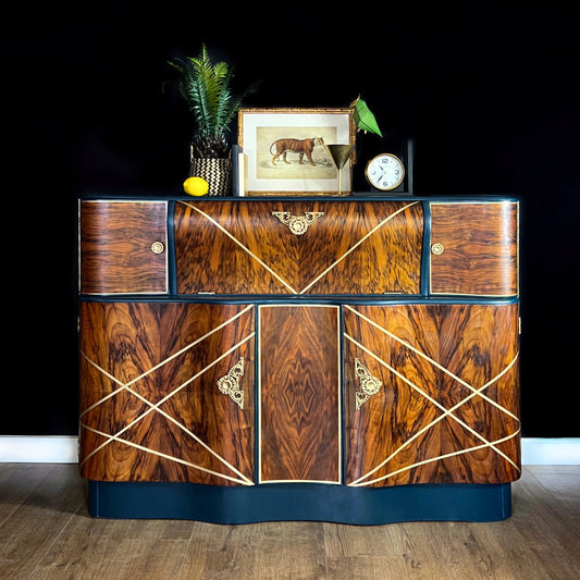 Grand Cocktail Cabinet